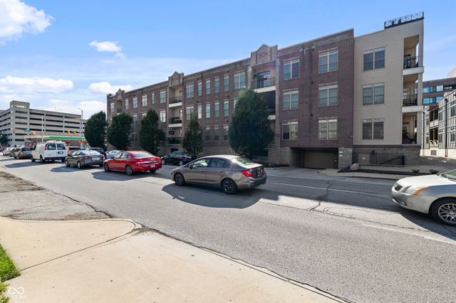 450 E Ohio Street 202, Indianapolis, IN 46204