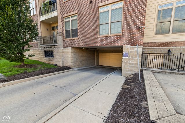 450 E Ohio Street 202, Indianapolis, IN 46204