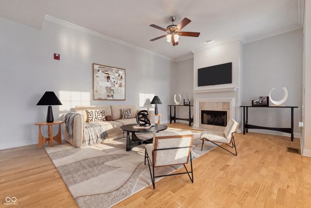 450 E Ohio Street 202, Indianapolis, IN 46204