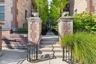 450 E Ohio Street 202, Indianapolis, IN 46204