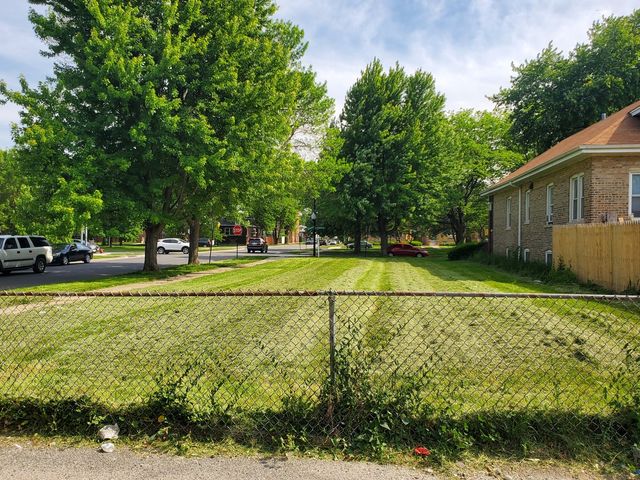 4702 W WRIGHTWOOD Avenue, Chicago, IL 60639