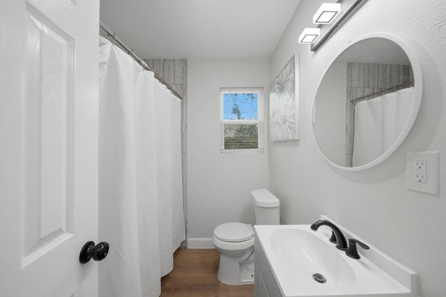 5207 Enyart Street, Houston, TX 77021