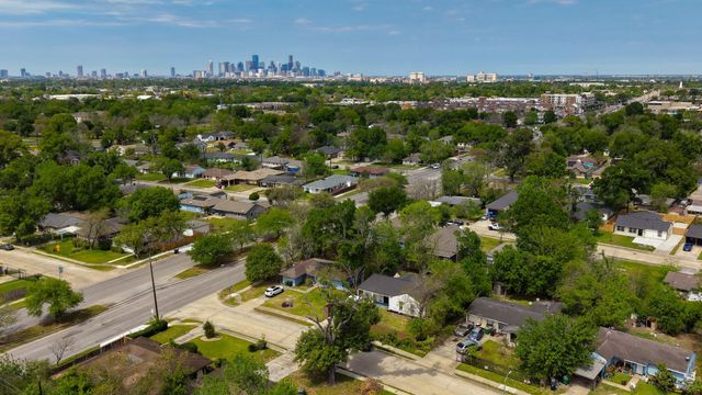 5207 Enyart Street, Houston, TX 77021
