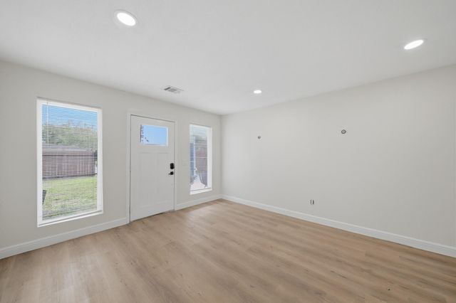 5207 Enyart Street, Houston, TX 77021