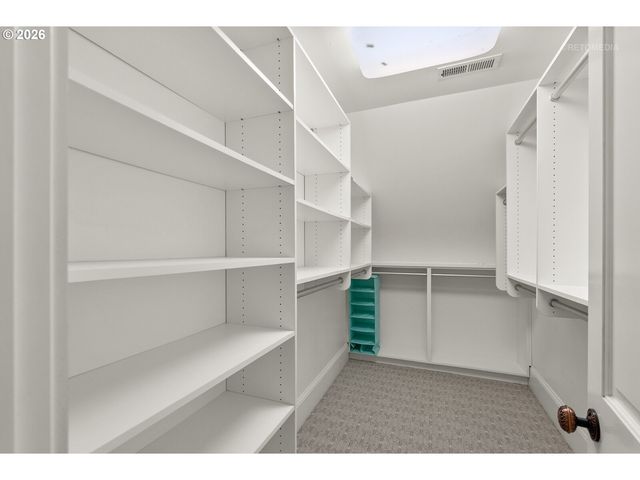 2104 Sw SPRING St, Portland, OR 97201