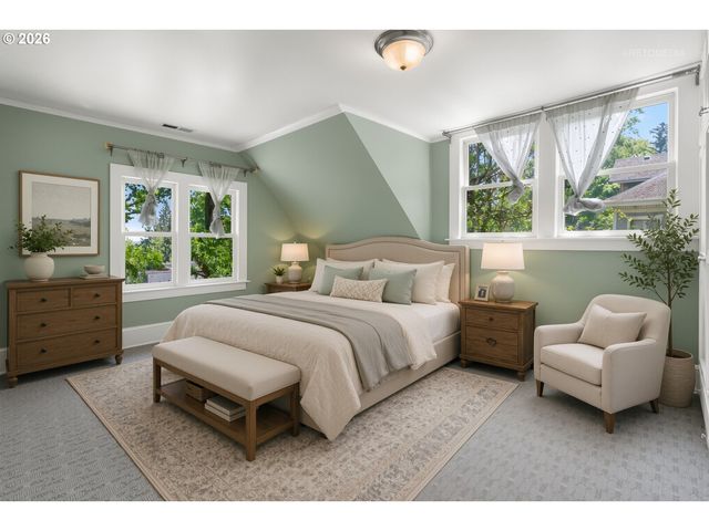 2104 Sw SPRING St, Portland, OR 97201