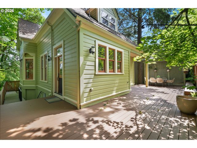 2104 Sw SPRING St, Portland, OR 97201