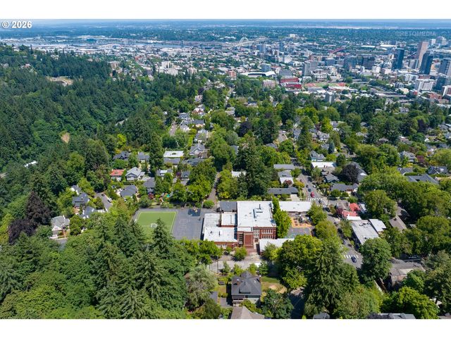 2104 Sw SPRING St, Portland, OR 97201
