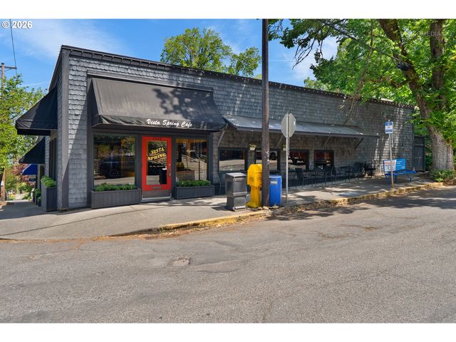 2104 Sw SPRING St, Portland, OR 97201