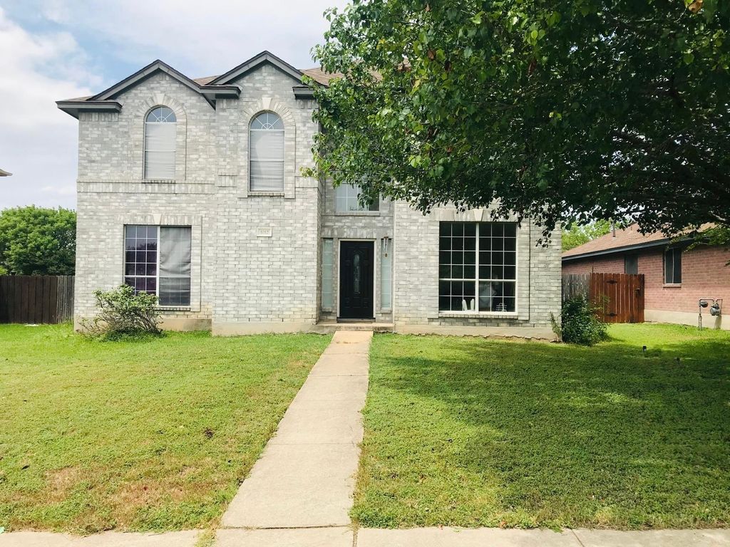 1012 Black Locust DR, Pflugerville, TX 78660