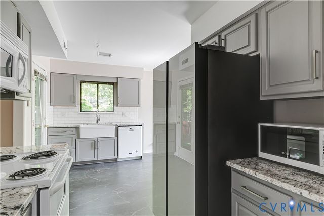 702 Gordon School Ct, North Chesterfield, VA 23236