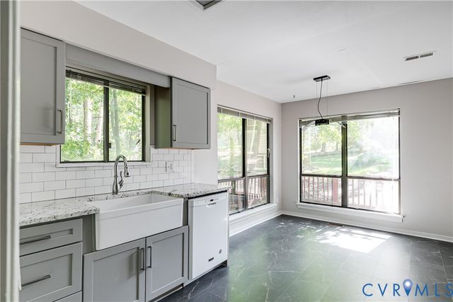 702 Gordon School Ct, North Chesterfield, VA 23236