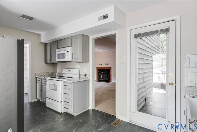 702 Gordon School Ct, North Chesterfield, VA 23236