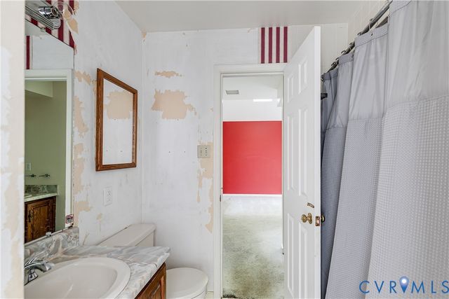 702 Gordon School Ct, North Chesterfield, VA 23236