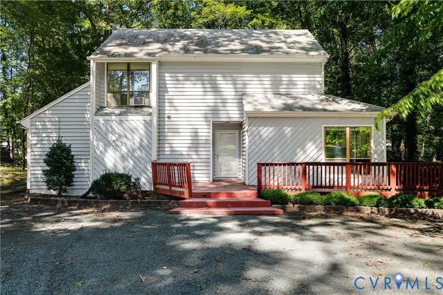 702 Gordon School Ct, North Chesterfield, VA 23236