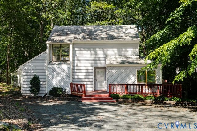 702 Gordon School Ct, North Chesterfield, VA 23236