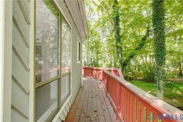 702 Gordon School Ct, North Chesterfield, VA 23236