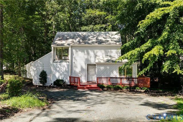 702 Gordon School Ct, North Chesterfield, VA 23236