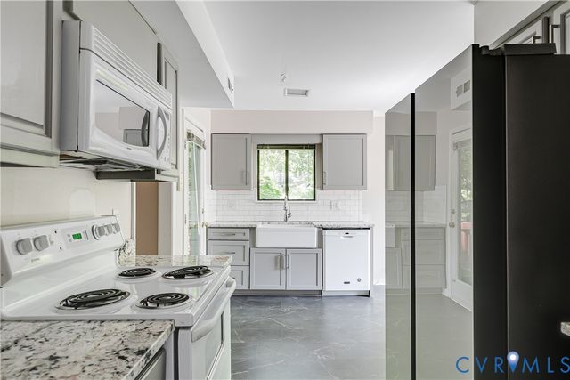 702 Gordon School Ct, North Chesterfield, VA 23236