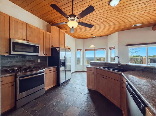 8 Avenida De La Paz, Lamy, NM 87540