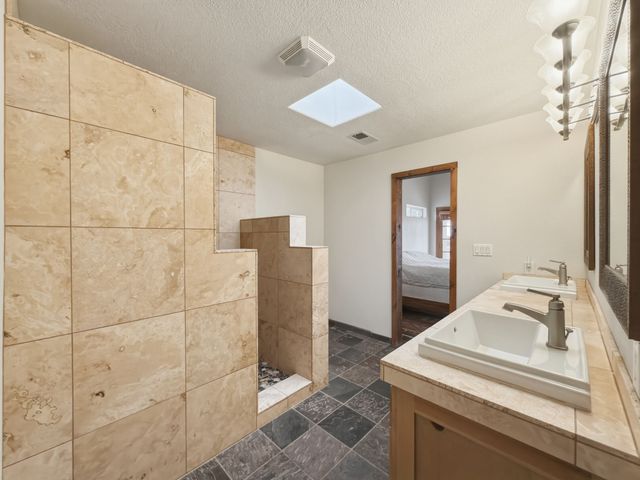8 Avenida De La Paz, Lamy, NM 87540