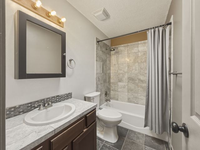 8 Avenida De La Paz, Lamy, NM 87540