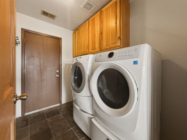 8 Avenida De La Paz, Lamy, NM 87540