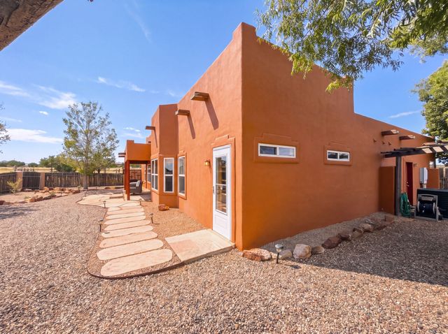 8 Avenida De La Paz, Lamy, NM 87540