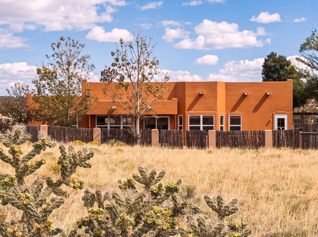 8 Avenida De La Paz, Lamy, NM 87540