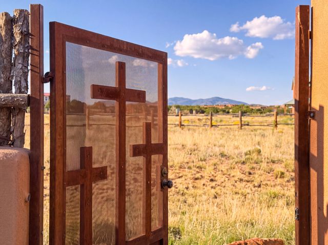 8 Avenida De La Paz, Lamy, NM 87540