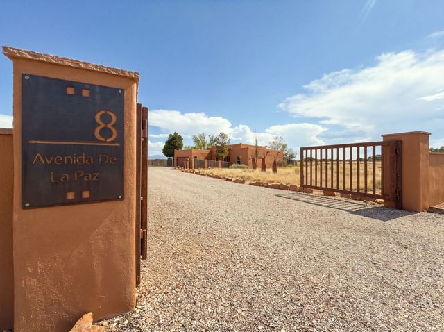 8 Avenida De La Paz, Lamy, NM 87540