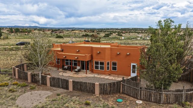 8 Avenida De La Paz, Lamy, NM 87540