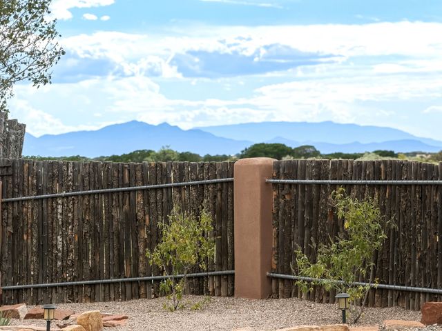 8 Avenida De La Paz, Lamy, NM 87540