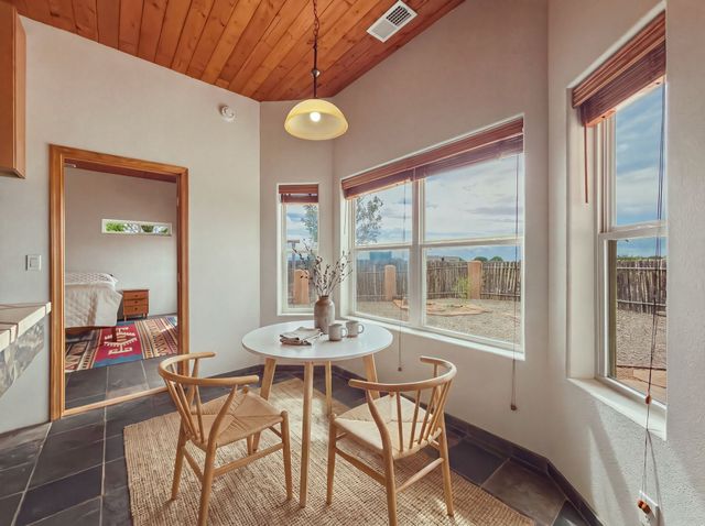 8 Avenida De La Paz, Lamy, NM 87540