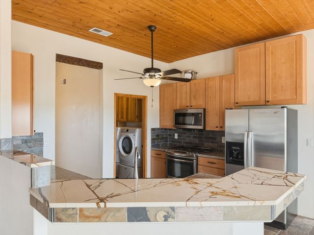 8 Avenida De La Paz, Lamy, NM 87540