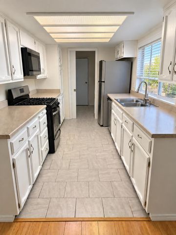 3708 Chelwood Drive NE, Albuquerque, NM 87111