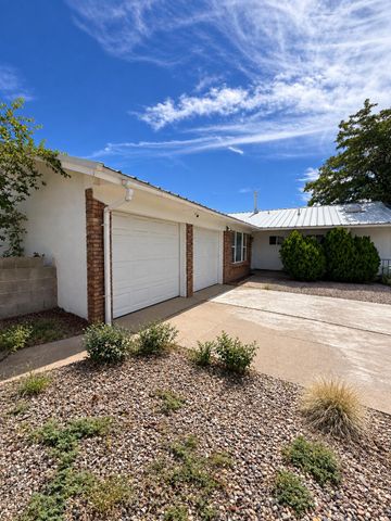 3708 Chelwood Drive NE, Albuquerque, NM 87111