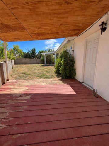 3708 Chelwood Drive NE, Albuquerque, NM 87111