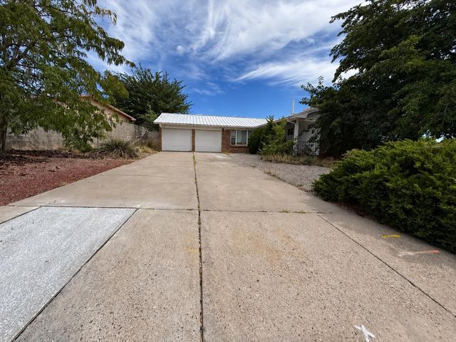 3708 Chelwood Drive NE, Albuquerque, NM 87111