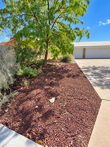 3708 Chelwood Drive NE, Albuquerque, NM 87111