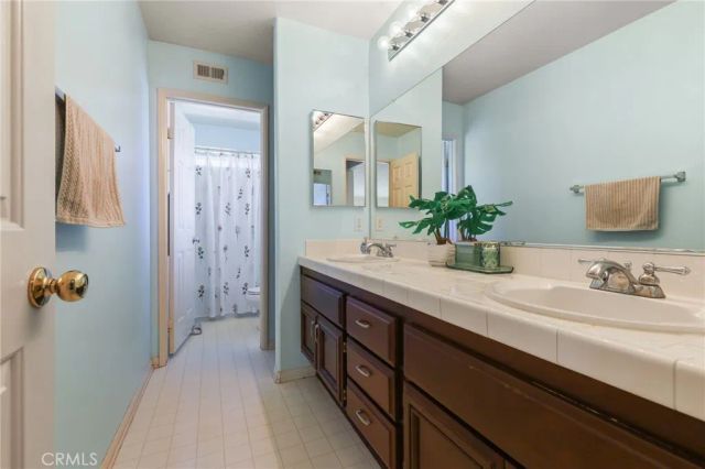 14215 Everglades Court, Canyon Country, CA 91387