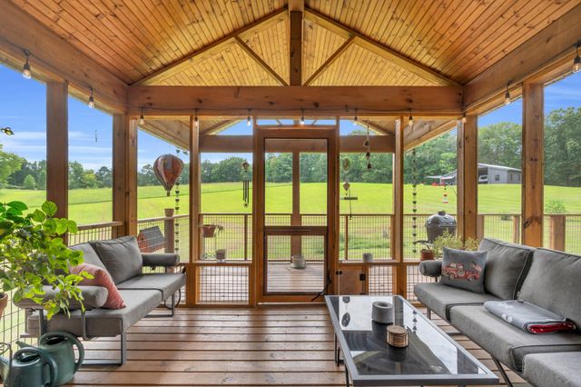 1015 Calm Water Trail, Bakewell, TN 37373