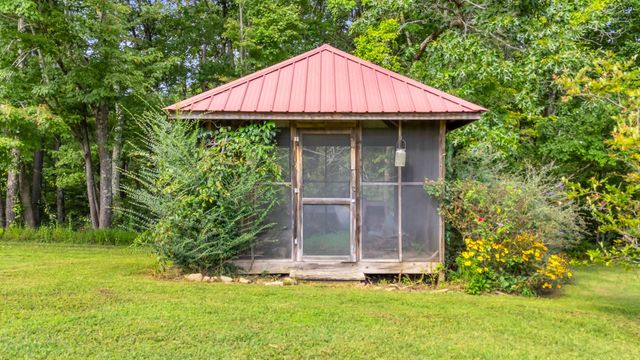 1015 Calm Water Trail, Bakewell, TN 37373