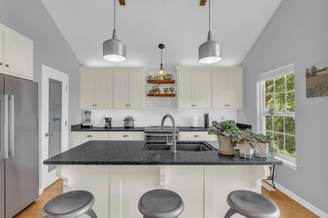 1015 Calm Water Trail, Bakewell, TN 37373