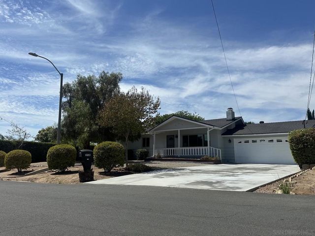 2738 Oak Hill Dr, Escondido, CA 92027