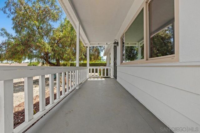 2738 Oak Hill Dr, Escondido, CA 92027