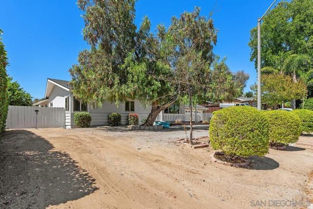 2738 Oak Hill Dr, Escondido, CA 92027