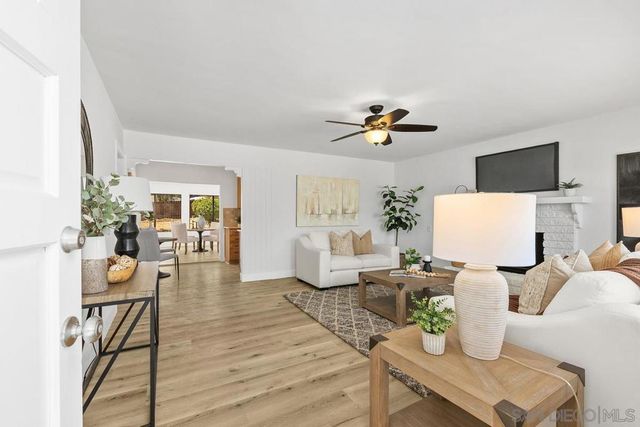 2738 Oak Hill Dr, Escondido, CA 92027