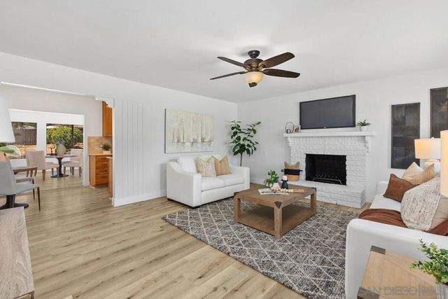 2738 Oak Hill Dr, Escondido, CA 92027