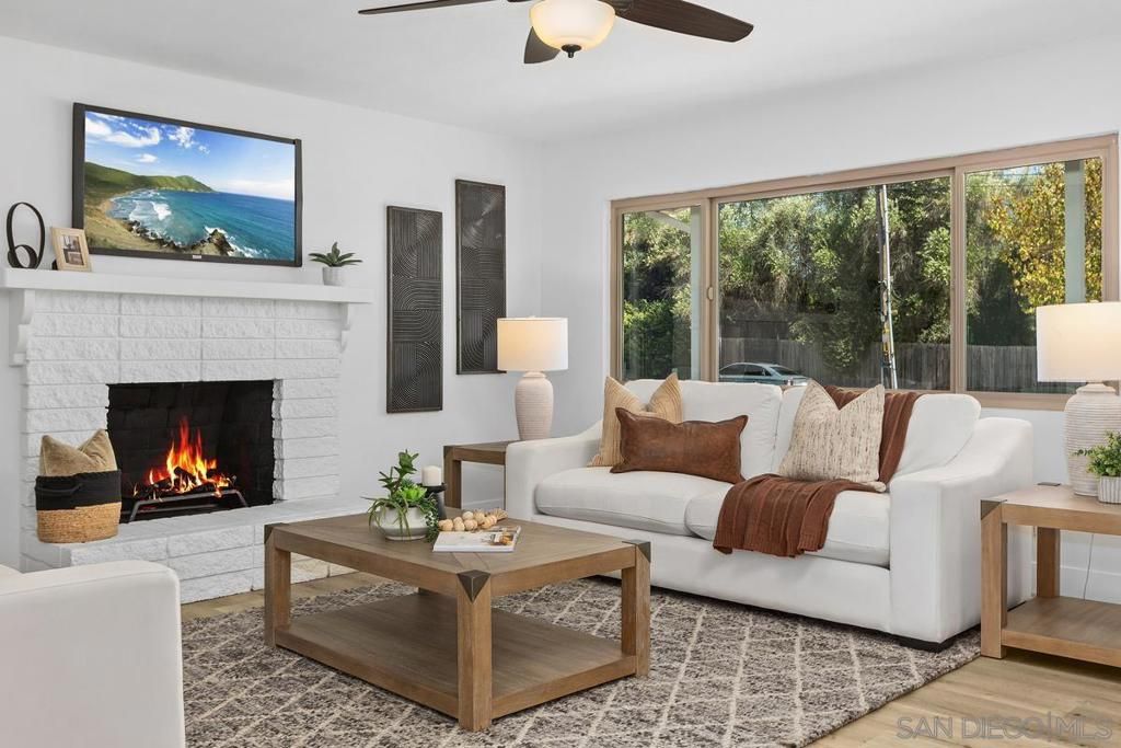 2738 Oak Hill Dr, Escondido, CA 92027